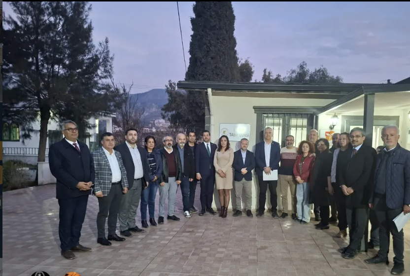 CHP Parti Meclisi üyesi Sayın Nihat DAĞ, CHP Cumhurbaşkanlığı Aday Ofisi Sağlık Politikaları Kurul Başkanı ve Bursa Miletvekili Prof. Dr. Sayın Kayahan PALA, CHP İl Başkanı Sayın Hakan TİRYAKİ ve Bera